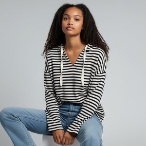 LOU‎ & GREY - SZ SMALL - BLUE/WHITE STRIPED POPOVER LONG SLEEVE HODDIE - B10